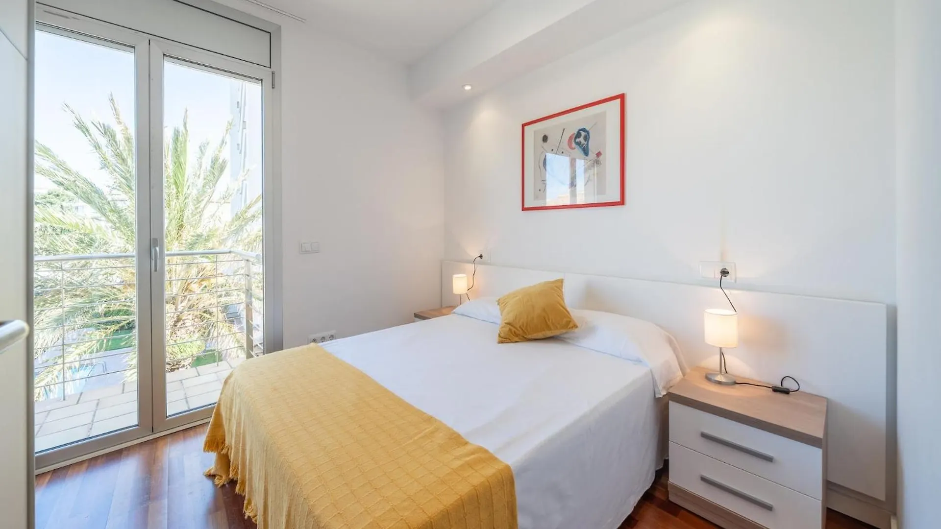 Well-Located Apartment For 5 People L'Escala Spain