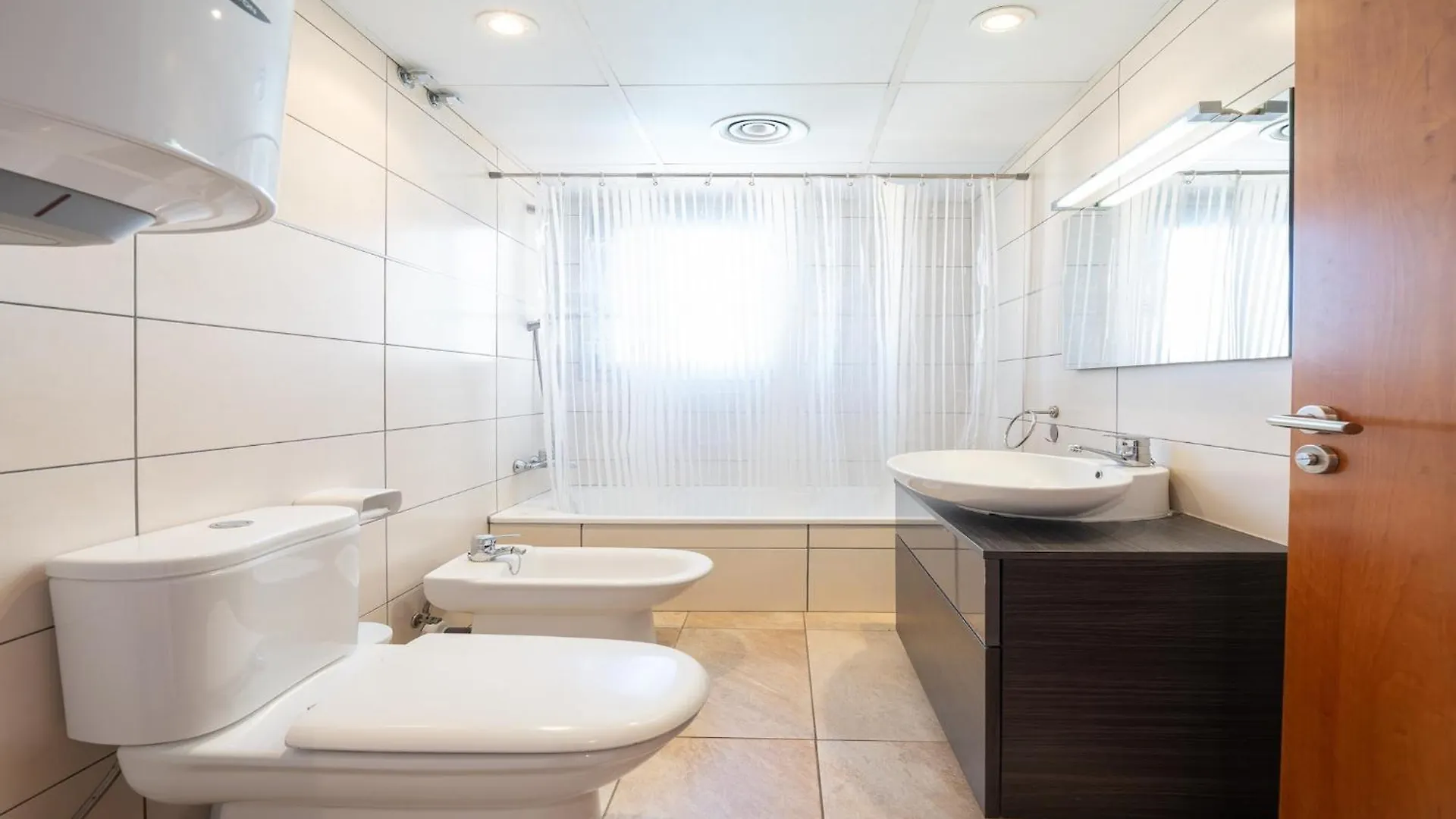 Well-Located Apartment For 5 People L'Escala Spain